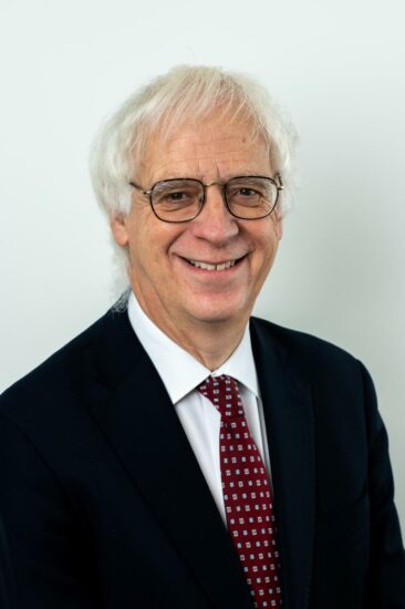 Portrait photo of Paul Phillips
